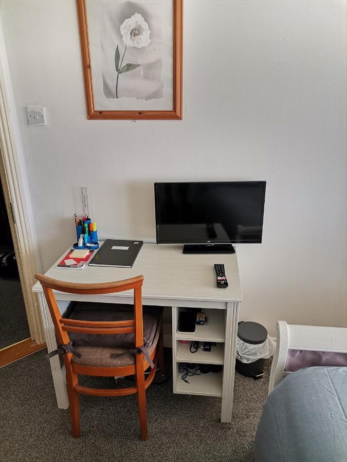 Bright And Cozy Room With Double Bed, Private Bathroom Not Ensuite, Breakfast To Go דבלין מראה חיצוני תמונה