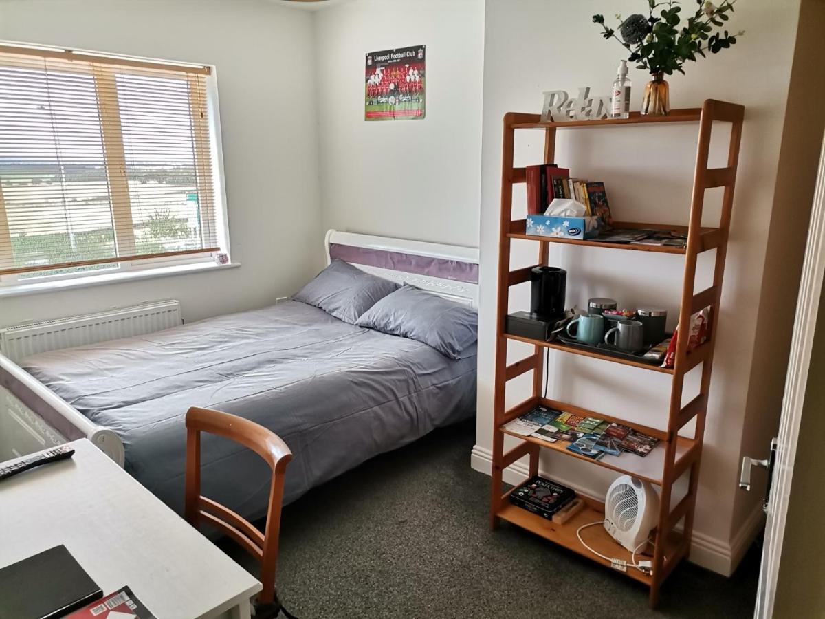 Bright And Cozy Room With Double Bed, Private Bathroom Not Ensuite, Breakfast To Go דבלין מראה חיצוני תמונה